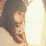 老人烧杨絮险些点着全村